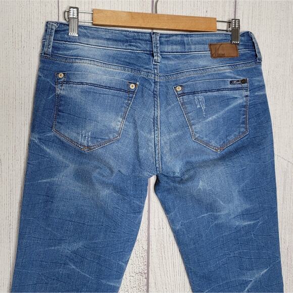 Mavi Emma Relaxed Straight Leg Medium Wash Distressed Jeans, size 28/32 - Picture 5 of 9